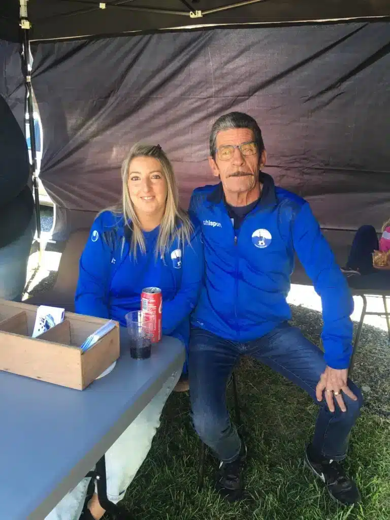 Les caissiers Séverine et Cobra